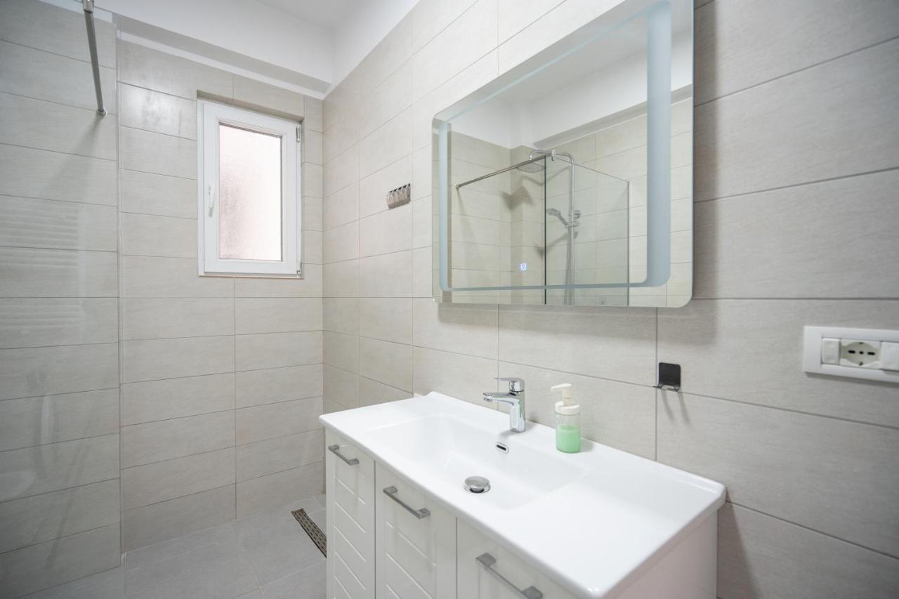Vlorë Apartment In The Village With A Sea View מראה חיצוני תמונה